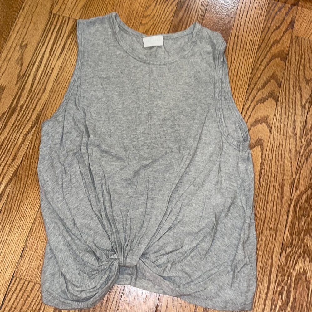 Wrap tie front tank